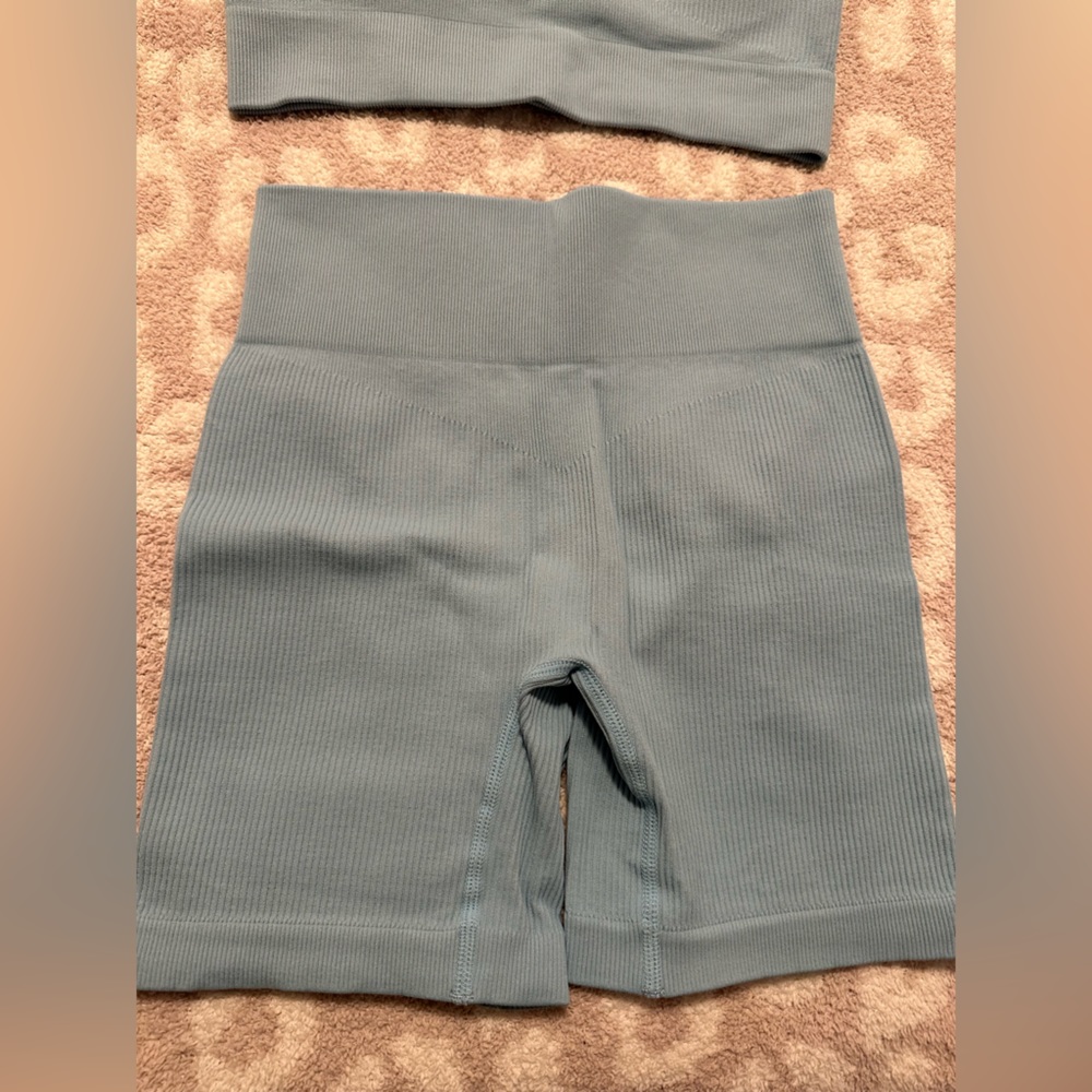 Amazon two piece workout set - Picture 5 of 7